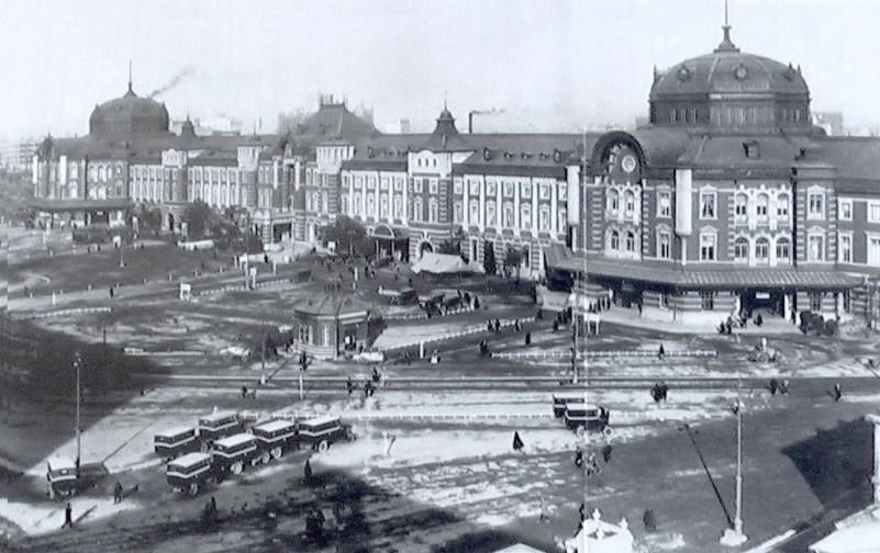 Tokyo station in 1914 . Source Wikimedia files -public domain photo